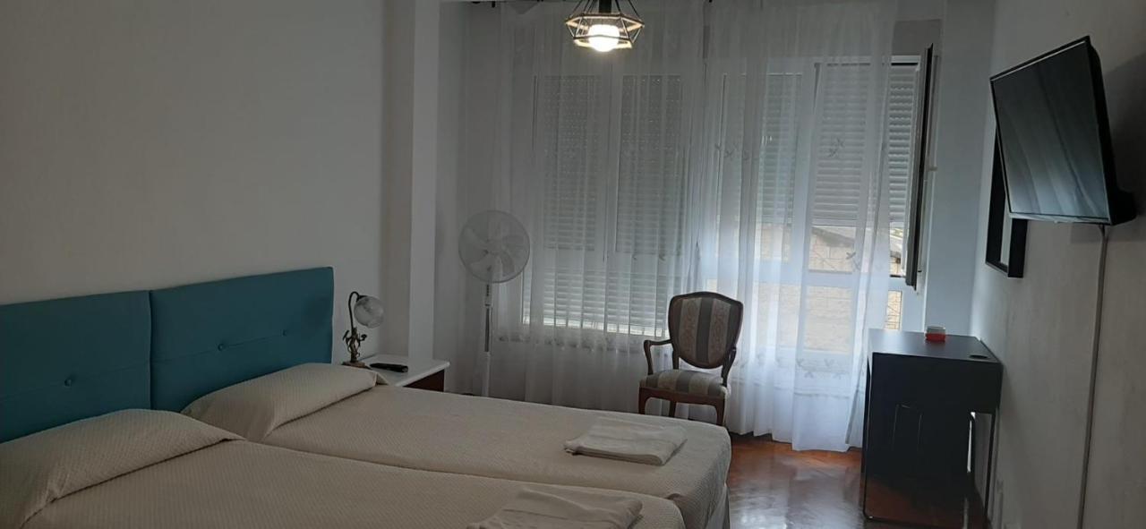 Alojamiento Casa Leon Santoña Екстериор снимка