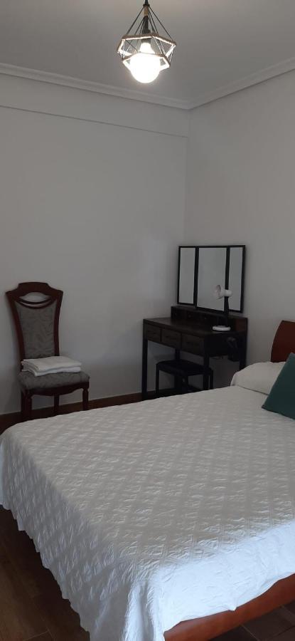 Alojamiento Casa Leon Santoña Екстериор снимка