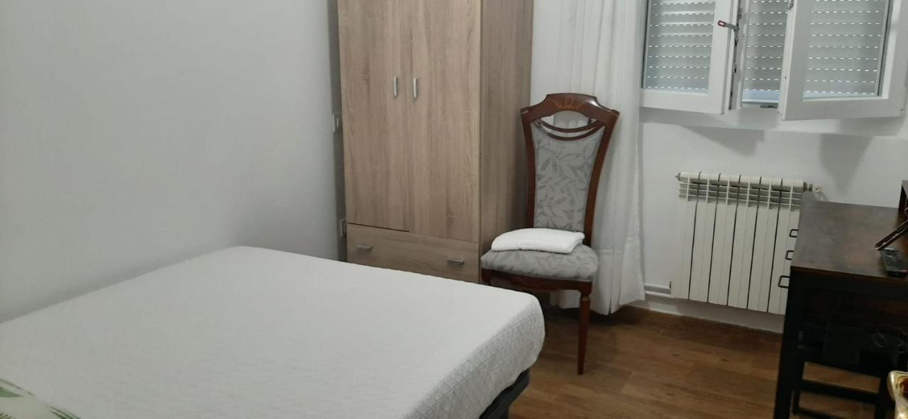 Alojamiento Casa Leon Santoña Екстериор снимка